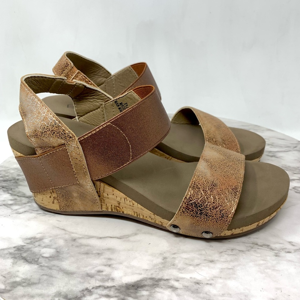 Boutique By Corkys Bandit Bronze Wedge Comfort Sandals 7 Boho Classic Resortwear - Picture 2 of 16